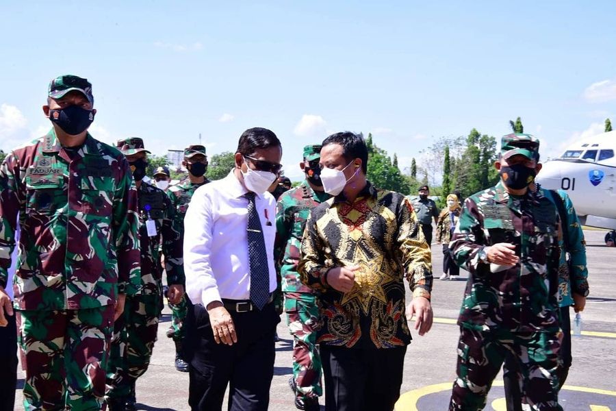 Plt Gubernur Dampingi Menko Polhukam Saksikan Simulasi Force Down Pesawat Asing